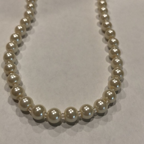 Pearl jewelry, imitation pearls - Picture 3 of 9